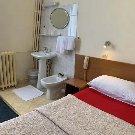 Liberty * פריז